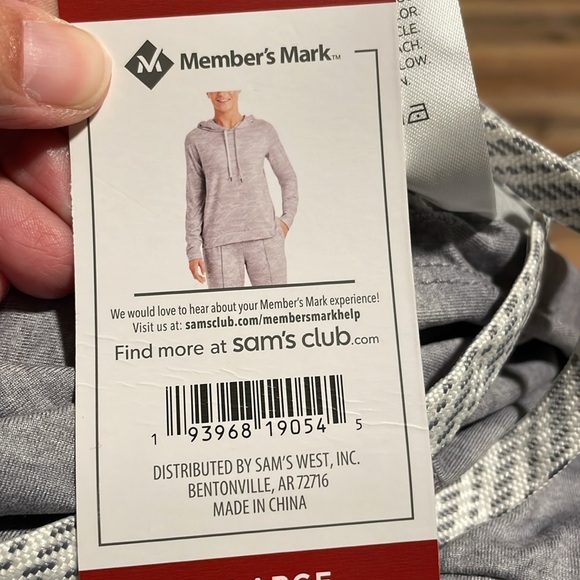 Extra large, soft pull over - Picture 2 of 2